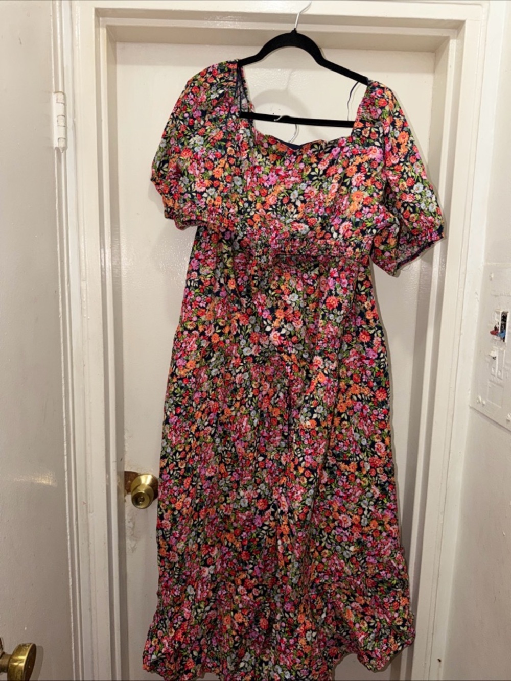 ARULA Floral Puff-Sleeve Maxi Dress in Pink & Black